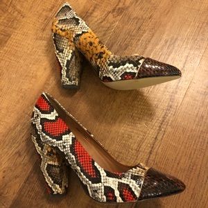 NIB Deena & Ozzy Snake Print Pointy Toe Pump Sz8.5